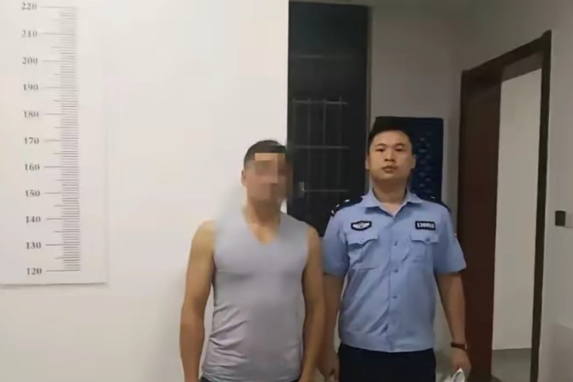 大快人心!47岁男子诋毁九三阅兵被拘7日,朋友圈恶臭言论被扒