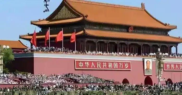 大快人心!47岁男子诋毁九三阅兵被拘7日,朋友圈恶臭言论被扒