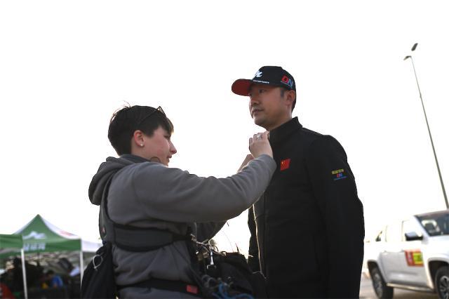 中国达喀尔车手何时能扔下完赛包袱？