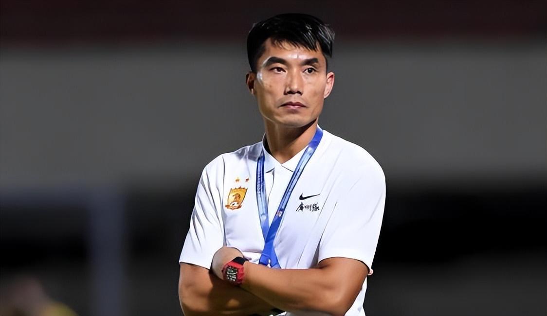 赛事平台-单欢欢上赛季一球未进，却依然没被送走，未来有希望被郑智重用