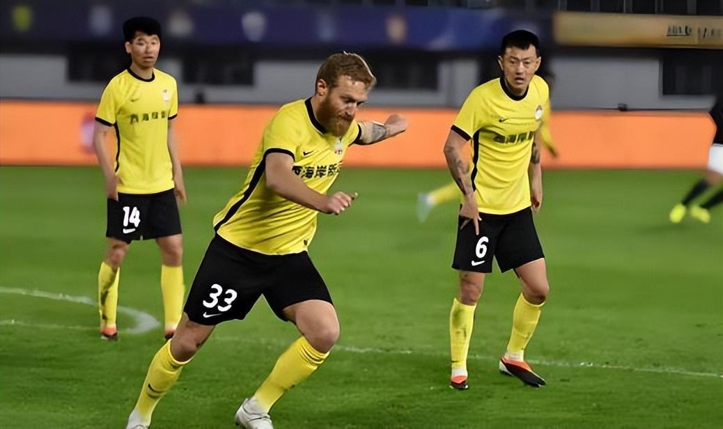 赛事平台-单欢欢上赛季一球未进，却依然没被送走，未来有希望被郑智重用