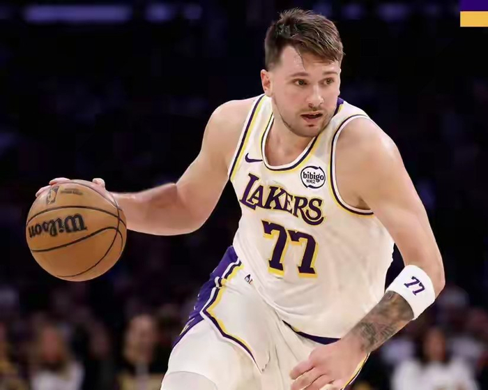 华体会官网-东契奇替补席暴走真相!杨瀚森被下放,NBA生存法则太残酷|雷迪克|波特兰开拓者队|卢卡-东契奇|洛杉矶湖人队|JJ-雷迪克_新浪体育_新浪新闻